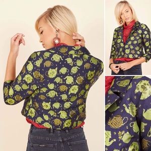 Alice In Wonderland Catch Your Fancy Teacup Blazer